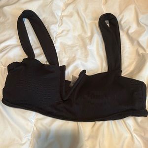 Black ribbed bikini with V cut on chest
